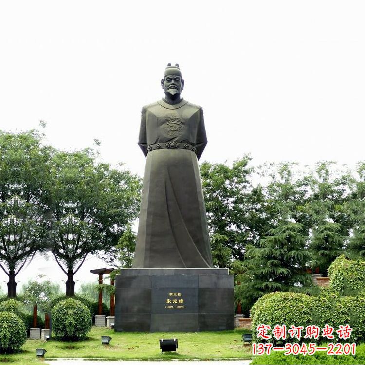 常州“洪武之治”明太祖石雕塑像
