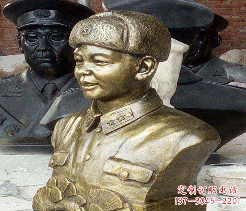 常州半身雷锋铜像