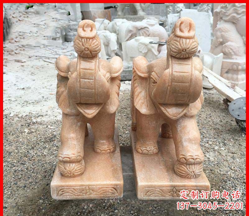 常州鼻卷绣球的小象石雕