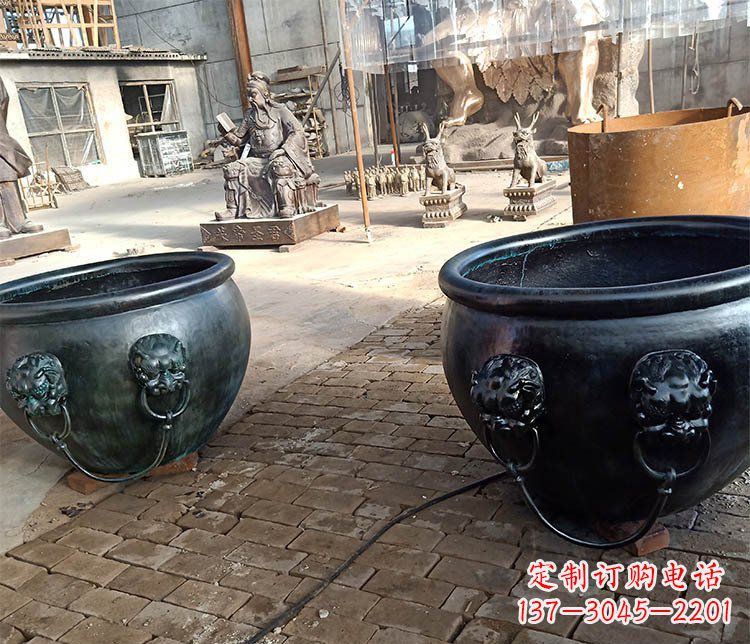 常州铜雕制的水缸摆件