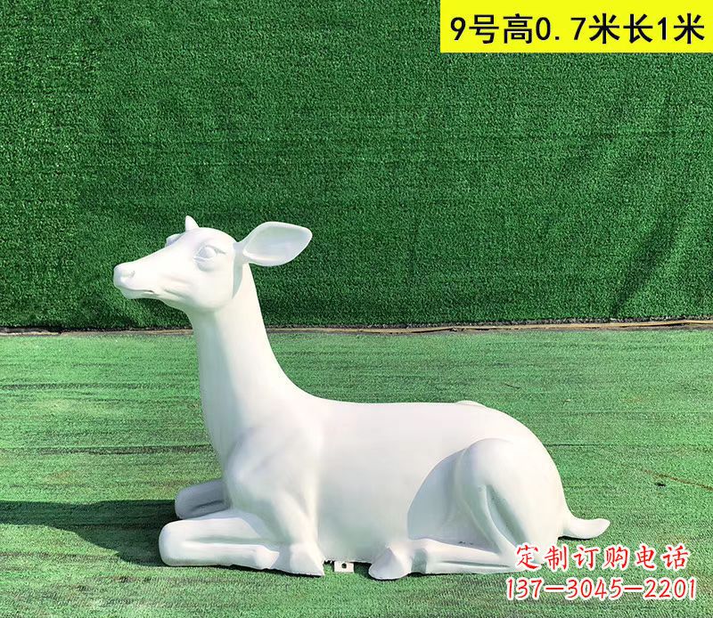 常州玻璃钢白色小鹿动物雕塑