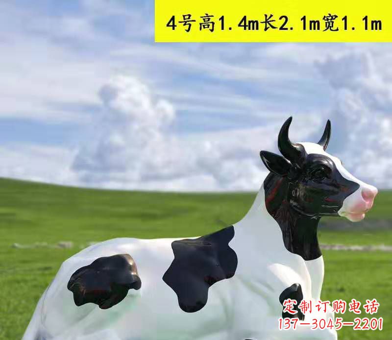 常州玻璃钢彩绘黑白奶牛雕塑