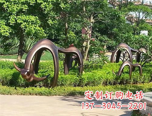 常州玻璃钢动物雕塑 抽象牛-公园草坪动物雕塑摆件