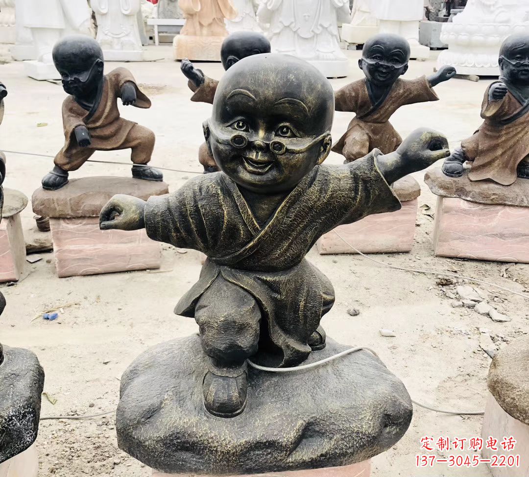常州玻璃钢仿铜小和尚雕塑传承佛教文化