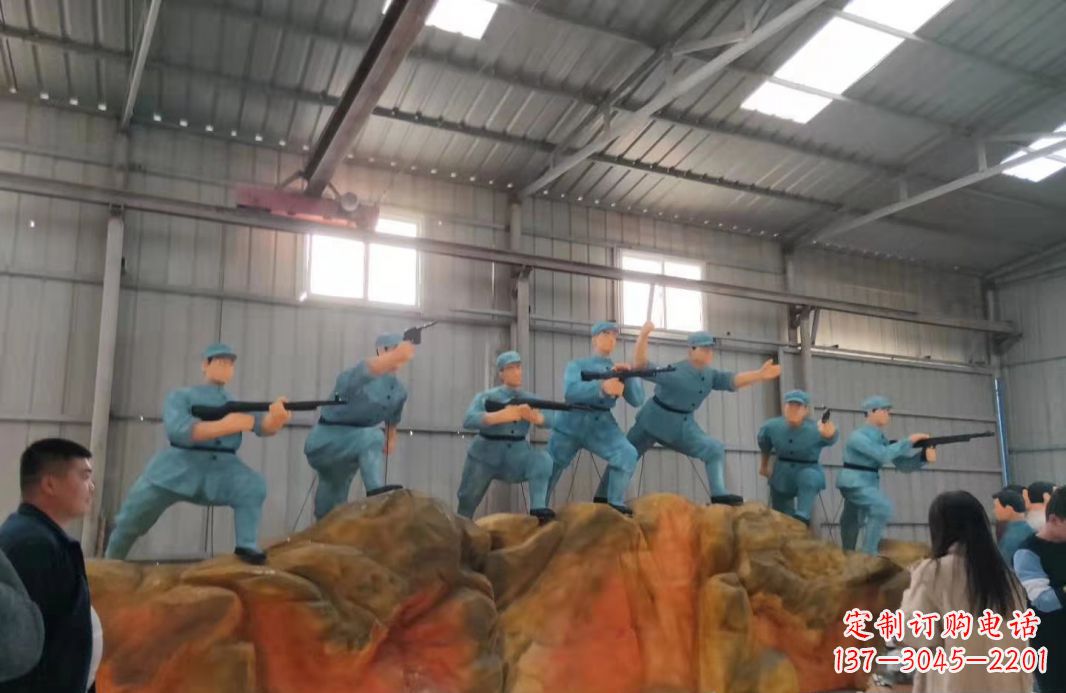 常州玻璃钢仿真抗战英雄人物雕塑广场景观雕塑