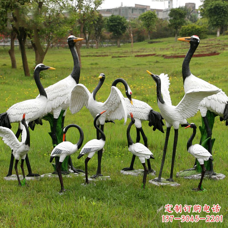 常州玻璃钢仿真仙鹤雕塑-公园草坪草丛动物摆件