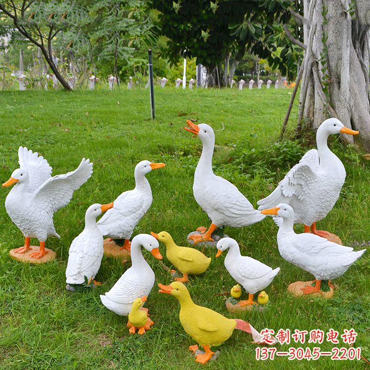 常州玻璃钢仿真动物雕塑——漫步田园风情