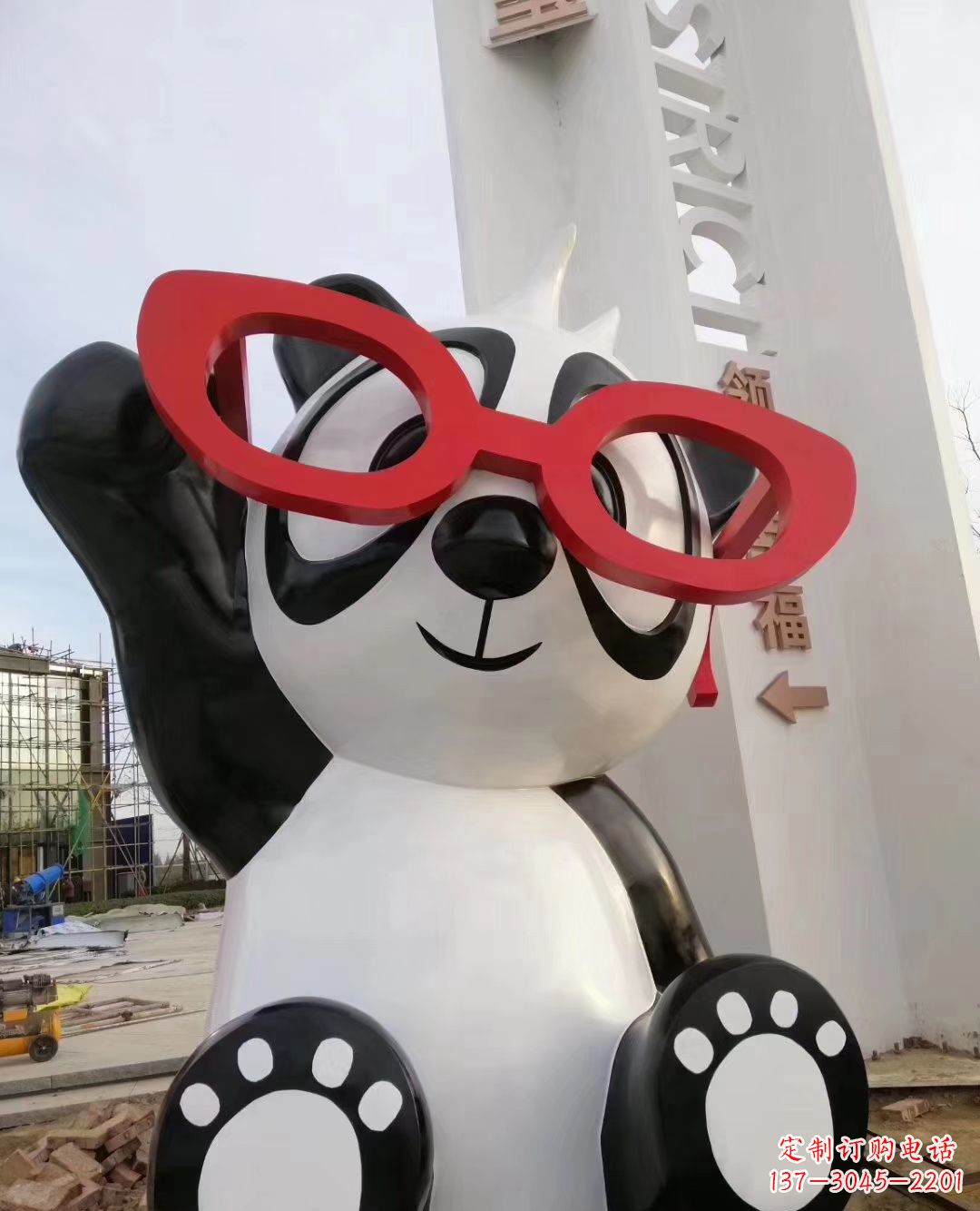 常州玻璃钢制熊猫雕塑——传承中华文化的艺术精品