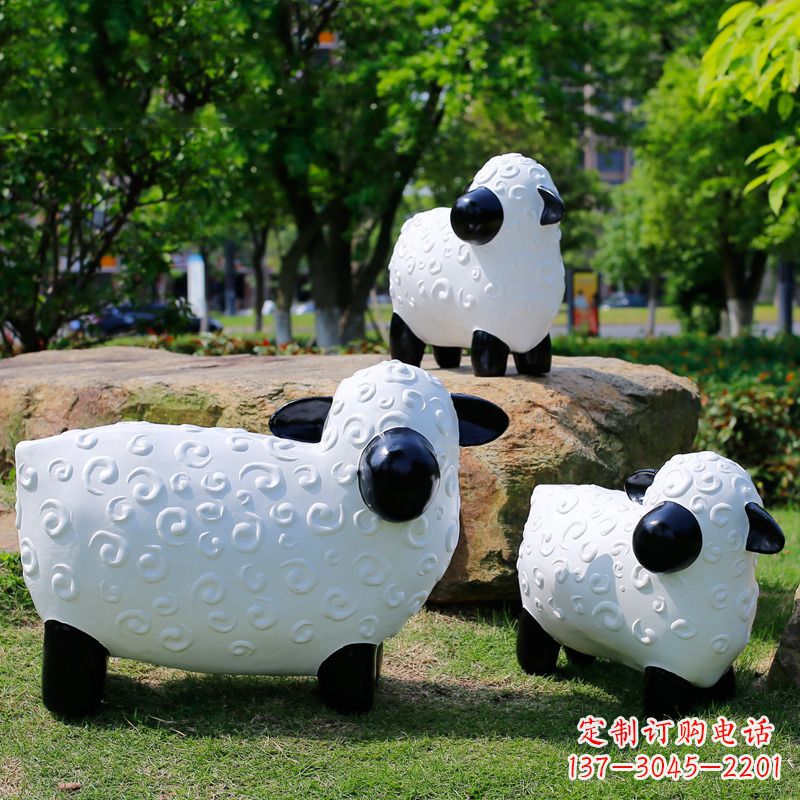 常州玻璃钢卡通动物雕塑,增添公园草坪韵味