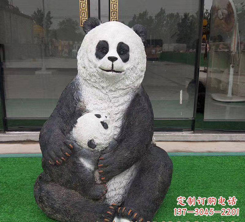 常州玻璃钢制熊猫雕塑——传承中华文化精髓