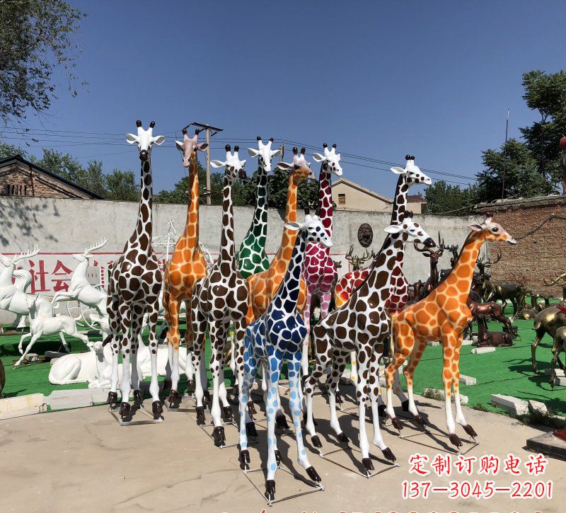 常州长颈鹿雕塑优雅的艺术品