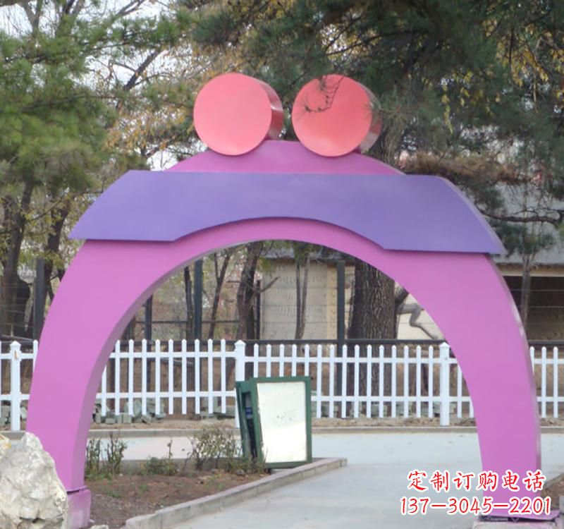 常州不锈钢爱心拱门雕塑给城市艺术添彩