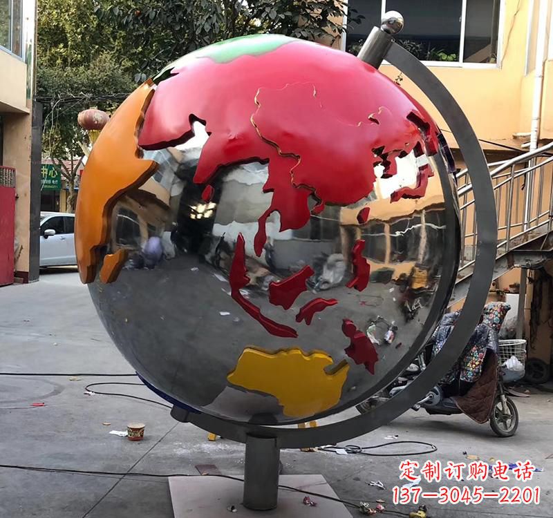 常州不锈钢彩绘地球仪雕塑