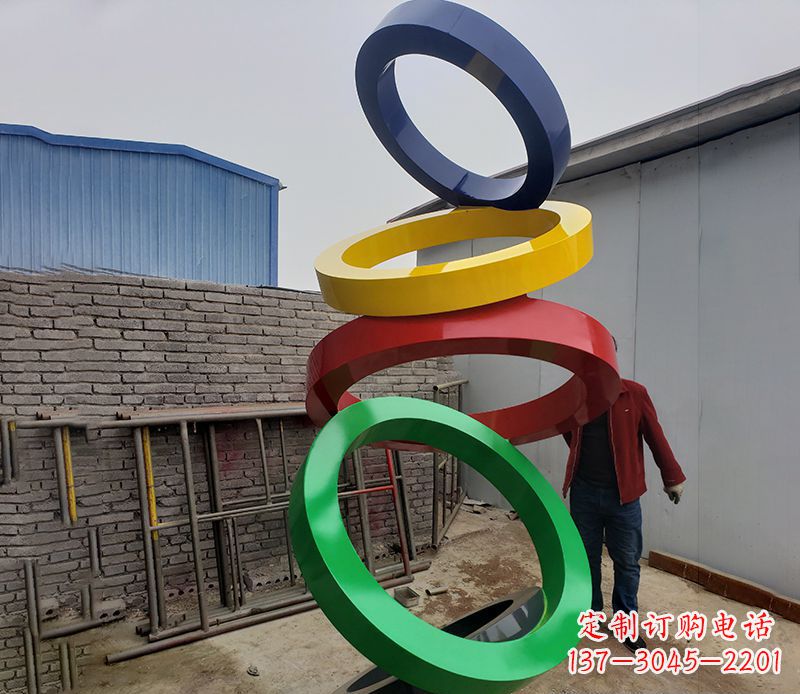 常州璀璨缤纷的不锈钢圆环雕塑