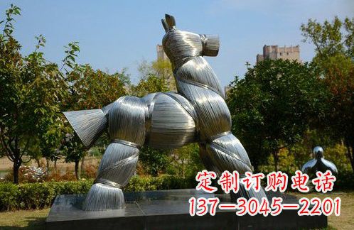 常州不锈钢草扎马雕塑艺术精彩绽放