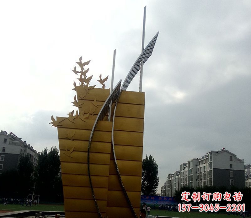 常州不锈钢帆船雕塑象征城市的起航