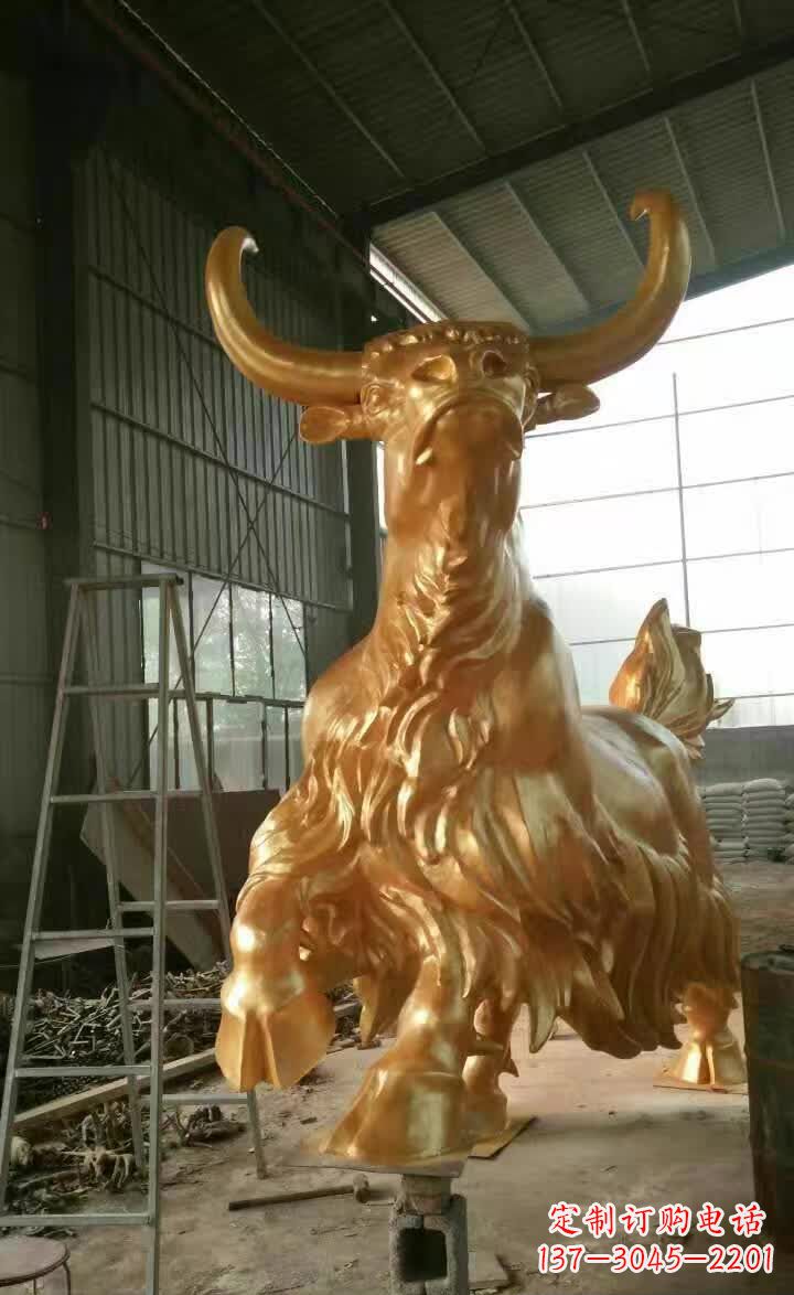 常州不锈钢城市的钛金牦牛雕塑