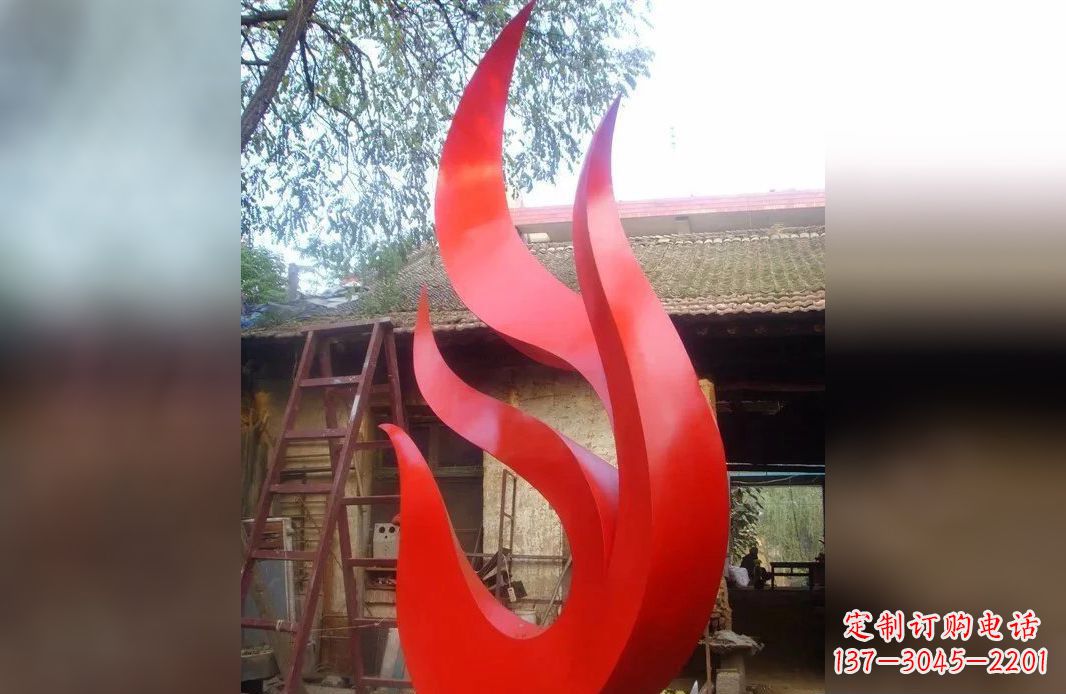 常州凤凰展翅飞翔的不锈钢雕塑