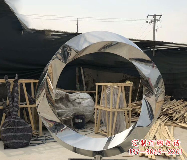 常州不锈钢抽象镜面圆环雕塑1