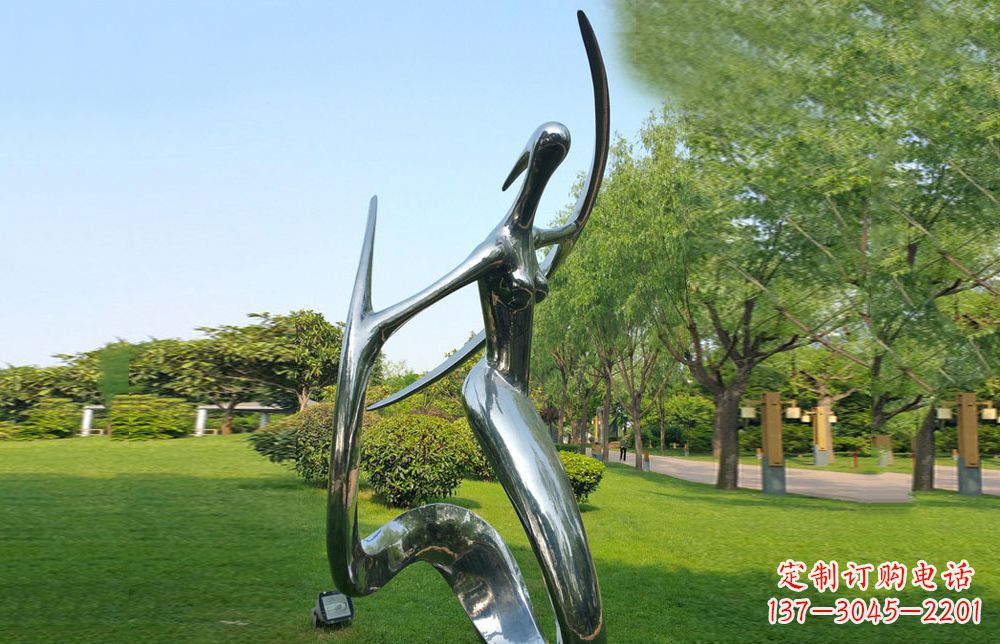 常州不锈钢美女雕塑给公园注入活力