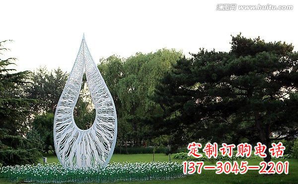 常州流动的美丽——不锈钢水滴雕塑
