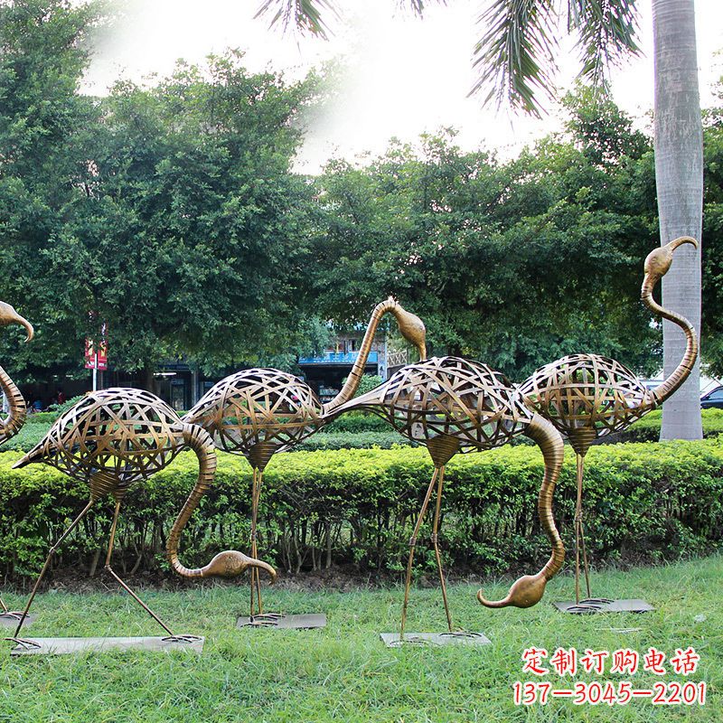 常州不锈钢抽象网格仙鹤,公园草坪动物雕塑摆件