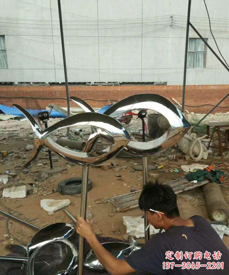 常州不锈钢抽象鱼动物雕塑 (2)