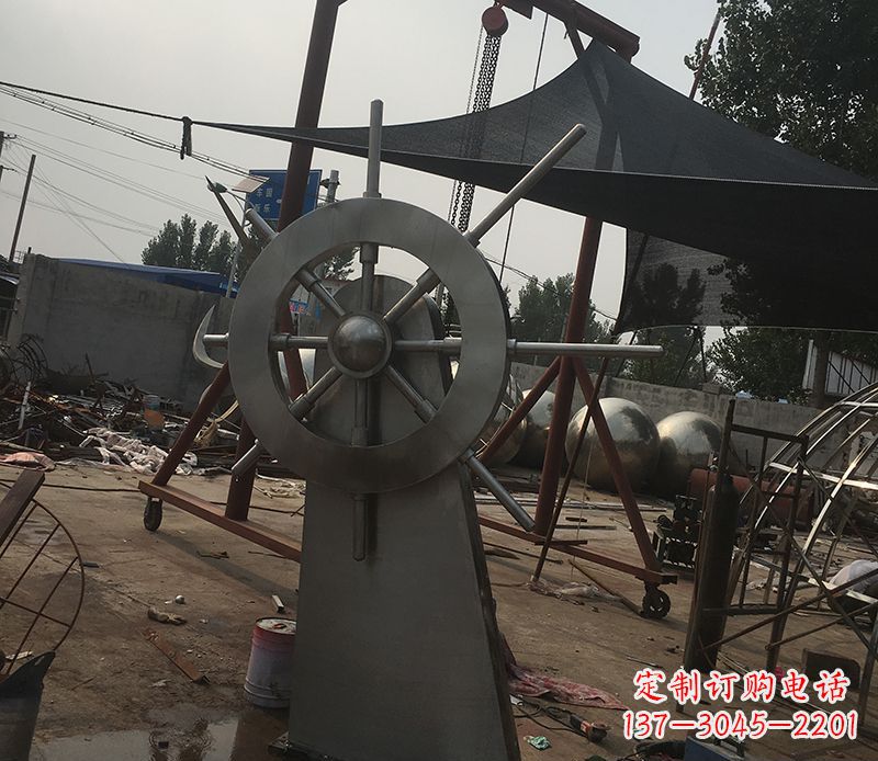 常州不锈钢船舵景观雕塑 (2)