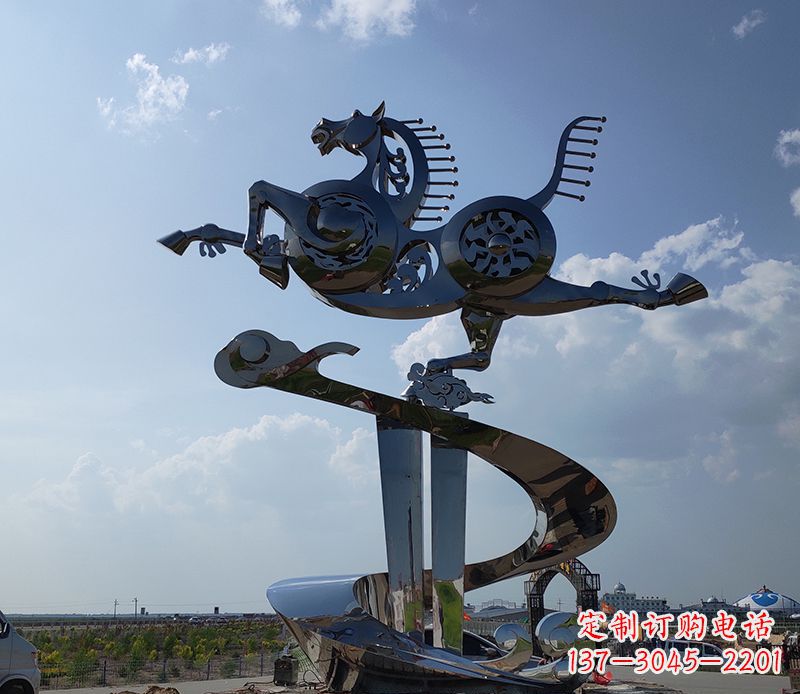常州不锈钢大型马踏飞燕景观雕塑集艺术与自然于一体