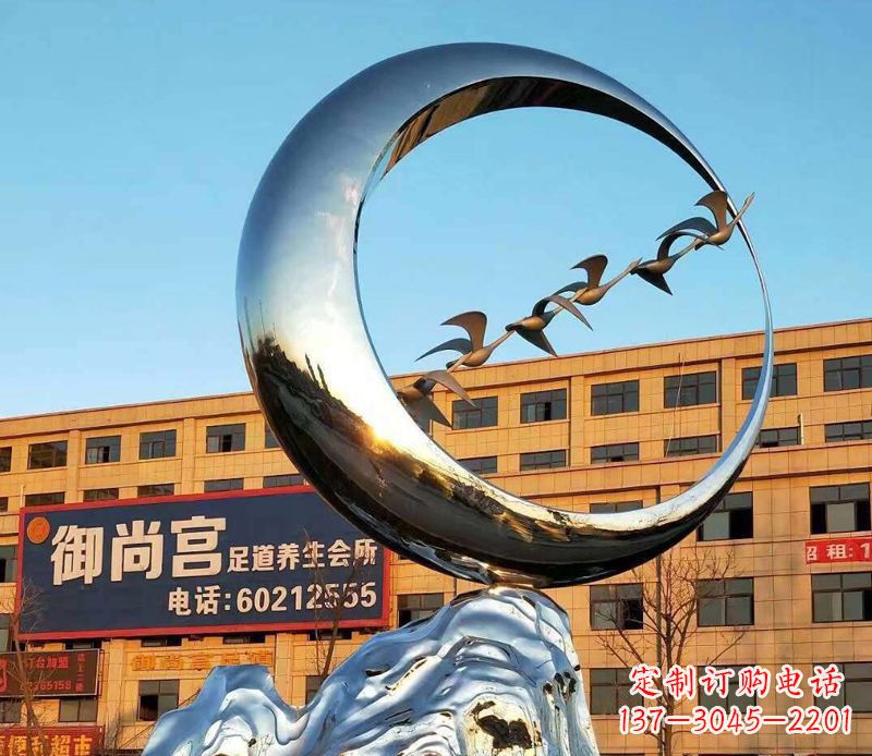 常州不锈钢大雁雕塑象征着生机勃勃的美丽