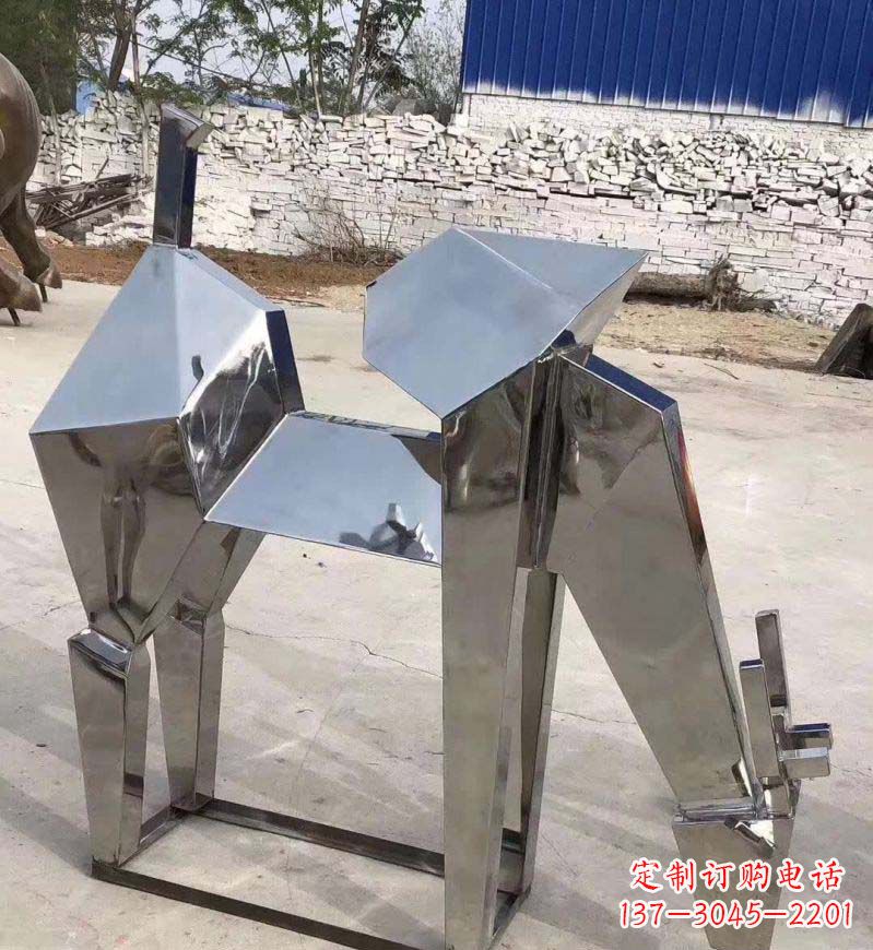 常州不锈钢锻造的景观小鹿雕塑