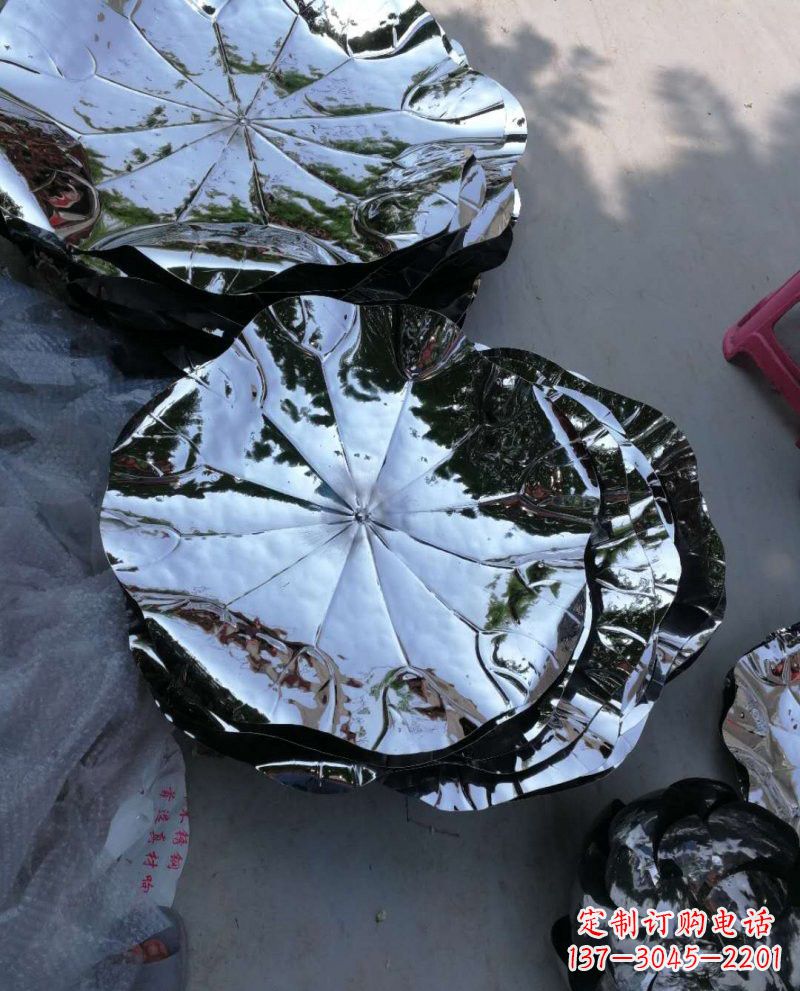 常州不锈钢锻造的莲花雕塑