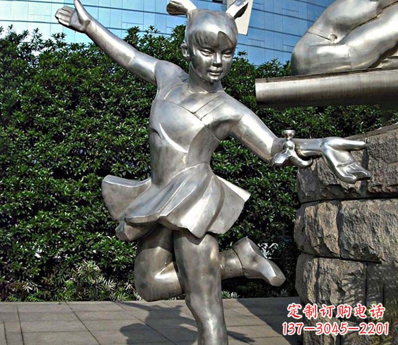 常州不锈钢儿童踢毽子雕塑传承传统文化