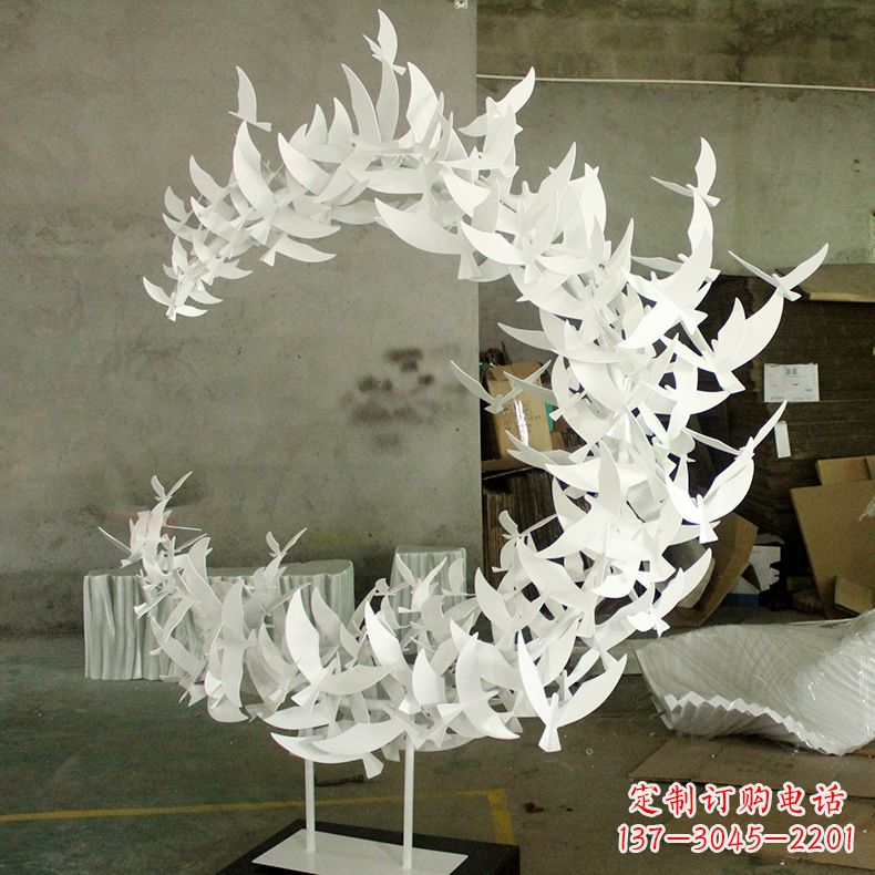 常州不锈钢鸽子翱翔的象征