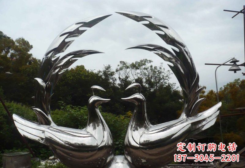 常州不锈钢孔雀雕塑精致美丽的艺术品
