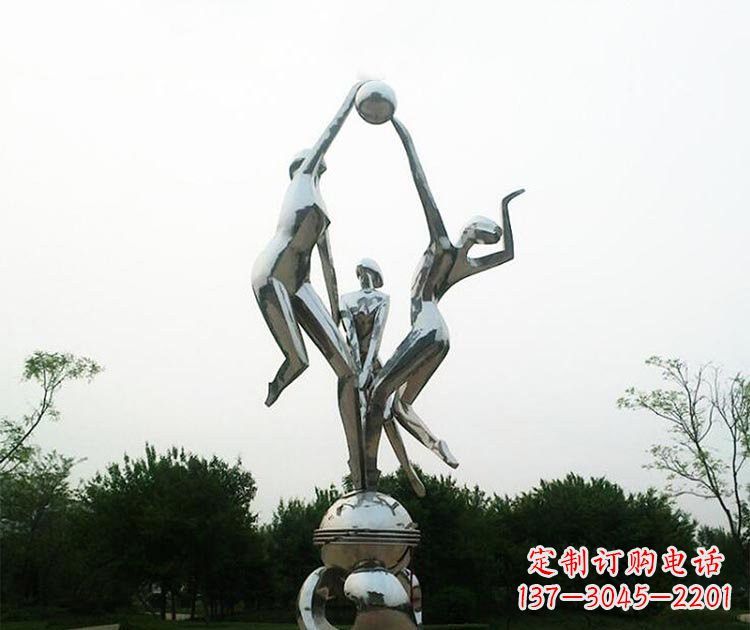 常州不锈钢公园打排球的女孩雕塑