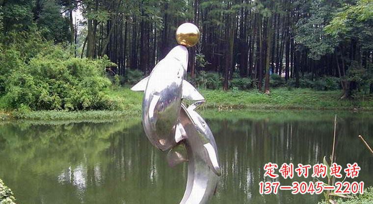 常州海豚的传说——不锈钢公园顶部雕塑