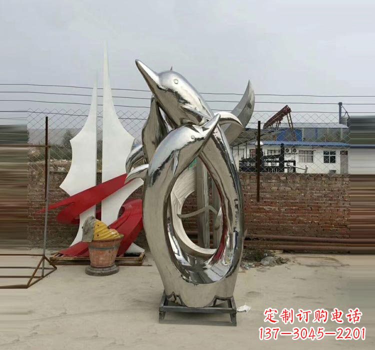 常州不锈钢海豚雕塑——象征着动物自由的象征