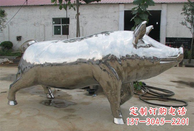 常州不锈钢公园动物猪雕塑