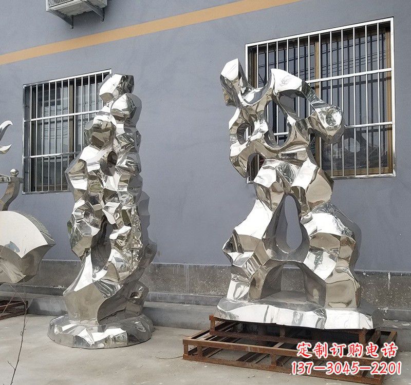 常州太湖石雕塑精美的艺术品