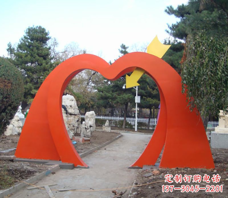常州不锈钢拱门雕塑给空间增添灵动之美