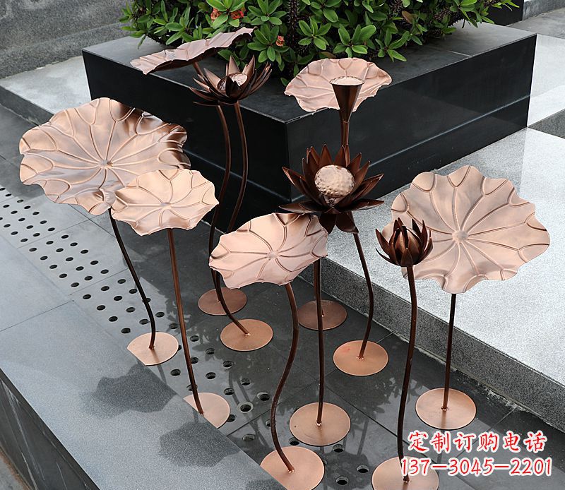 常州不锈钢古铜色荷花雕塑传承传统文化的精美艺术品