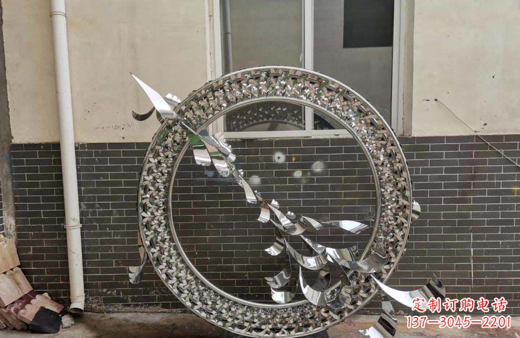 常州“不锈钢广场飞鸽圆环雕塑”精美的艺术品