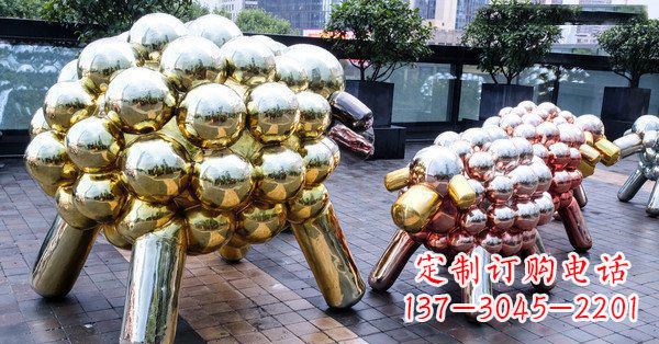 常州不锈钢广场小羊肖恩抽象动物雕塑