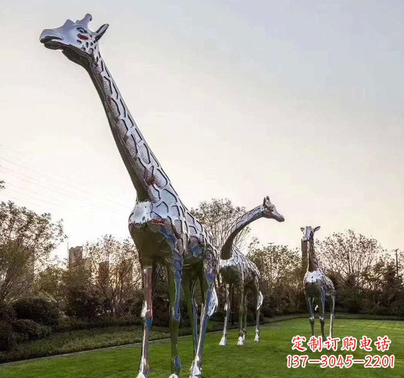 常州不锈钢长颈鹿雕塑美丽的艺术精神