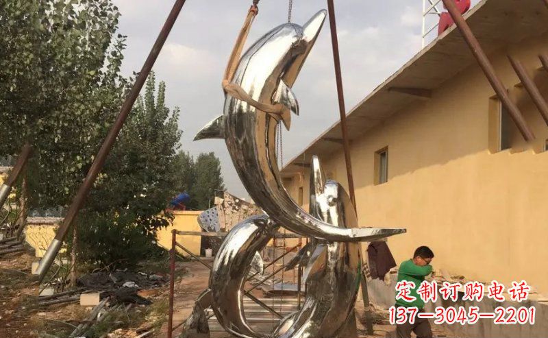 常州不锈钢海豚雕塑美丽而又神秘