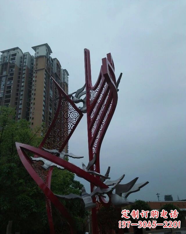 常州不锈钢祥云纹船帆雕塑