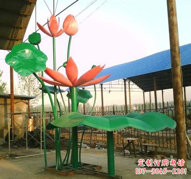 常州不锈钢荷花雕塑汲取自然之美