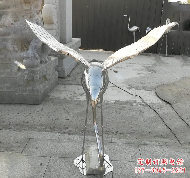 常州不锈钢仙鹤雕塑美丽与坚固并存