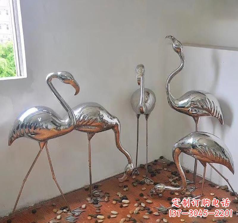 常州不锈钢火烈鸟象征勇气与活力